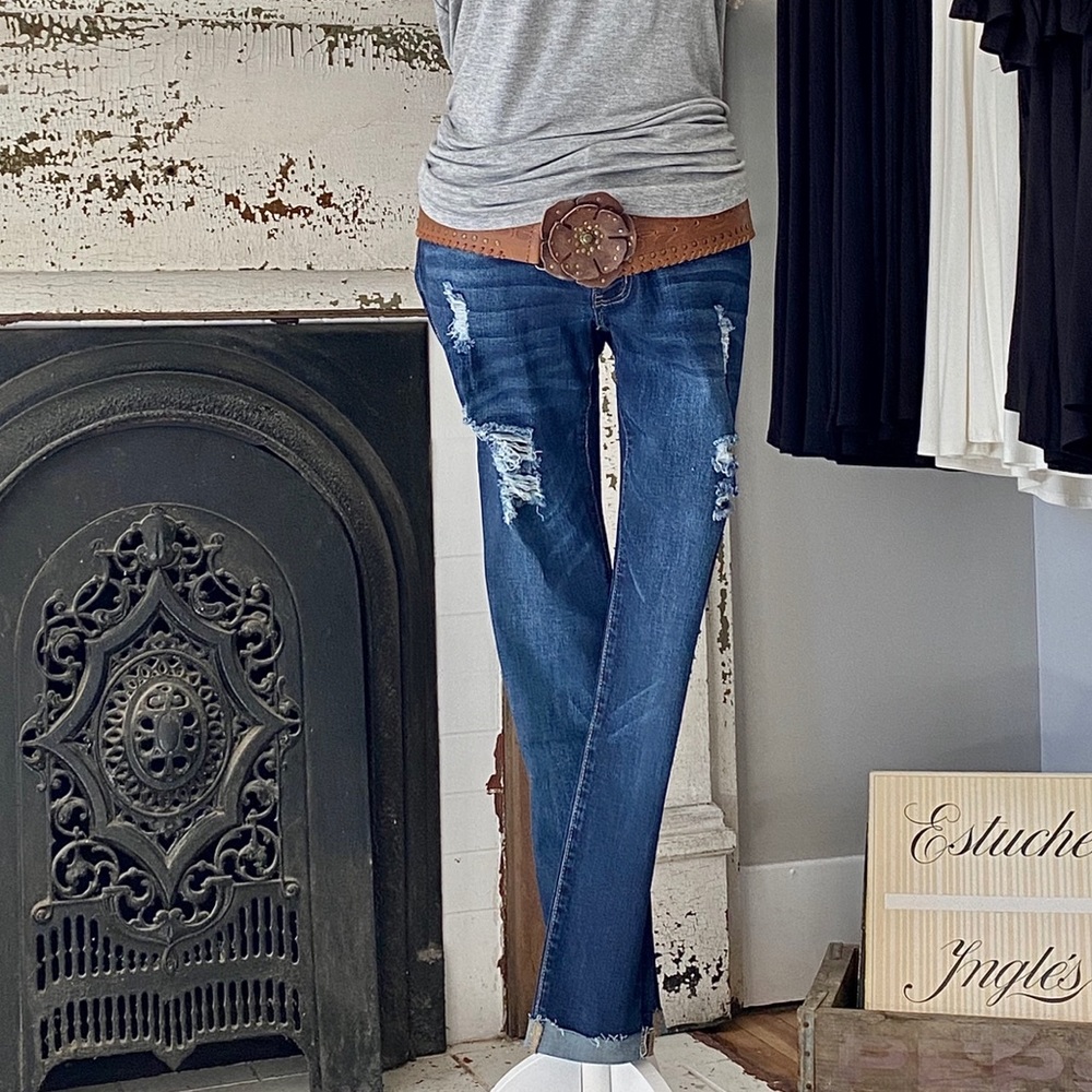 KanCan Dark Wash Distressed Skinny Jeans!